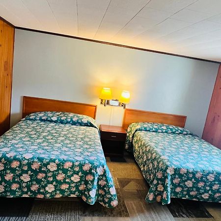 Sun N Snow Hotel Кадиллак Экстерьер фото